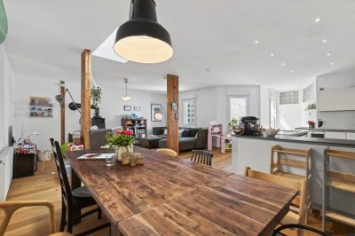 Altbau trifft Moderne - attraktive 4-Zimmer-Wohnung in denkmalgeschütztem Haus in zentraler Lage