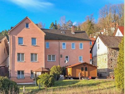 Attraktives Zweifamilienhaus in Rödental