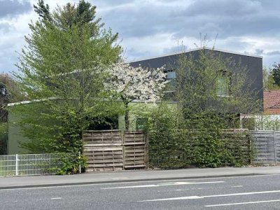 Geschmackvolle, neuwertige 3-Zimmer-Maisonette-Wohnung mit geh. Innenausstattung m. Terrasse und EBK