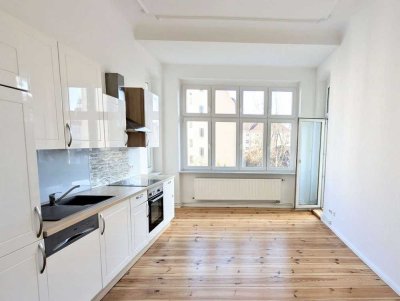 Stilvolle 2,5-Zimmer-Wohnung mit offener Wohnküche in Wilmersdorf