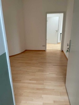 Exklusives Penthouse mit 2,5 Zimmern und Balkon in Berlin Schöneberg