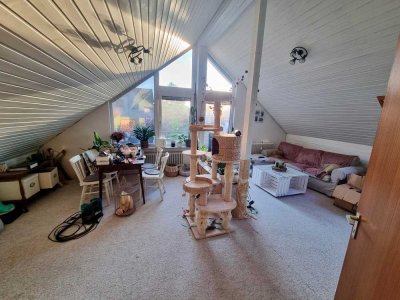 Gemütliche Dachgeschosswohnung in ruhiger Lage