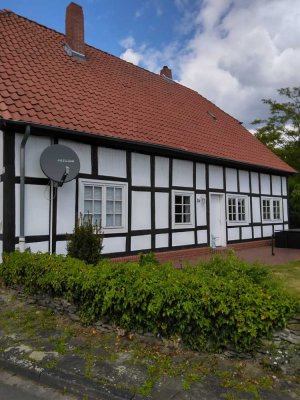 Fachwerkhaus im historischen Ortskern von Levern