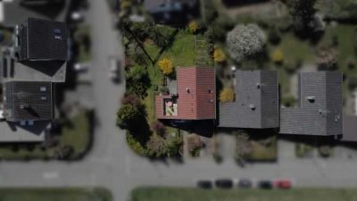 Kettenendhaus mit großem Garten, Schwimmbad und Einliegerwohnung