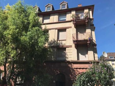 Sonnige Altbauwohnung mit 2 Balkonen in Mannheim