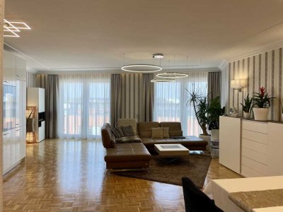 Großzügige 2-Raum-Penthouse-Wohnung [sehr zentral] in Offenbach (inkl. EBK + optional 2 Garagen)
