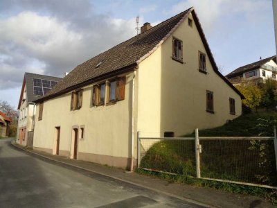 Homburg: kleines Häuschen mit Nebenflächen für Bastler!