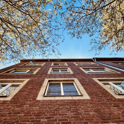 -I| AUS 2 MACH 1 || 2 tolle Mansarden mit Balkon || WOHNEN IM FH-VIERTEL |I-