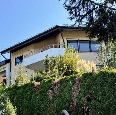 Stilvolle 3-Zimmer-Wohnung mit Panoramablick und EBK in Stuttgart