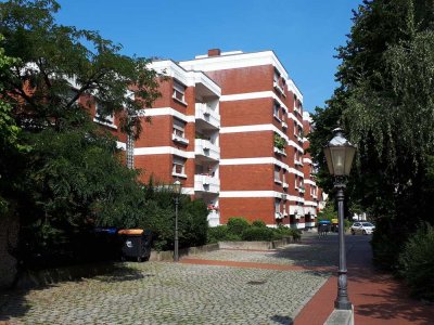 3-Zimmer-ERDGESCHOSS-Wohnung m. Balkon u. Tiefgaragenstellplatz in ruhiger City-Lage!