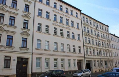 ganz oben - gut geschnittene 2-Zi-Whg für Singles oder Paare mit Dusche und Eckbadewanne in Möckern