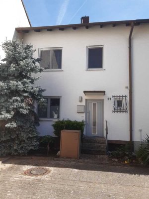 Charmantes Reihenmittelhaus mit 5 Zimmern in Oggersheim