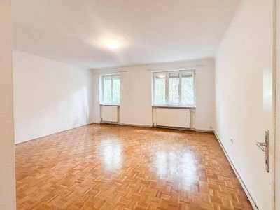 Erstbezug nach Teilsanierung! Ruhige Wohnung mit Grünblick