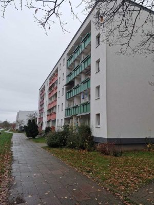 3-Raum Wohnung mit Balkon im Erdgeschoss ab Juli 2026