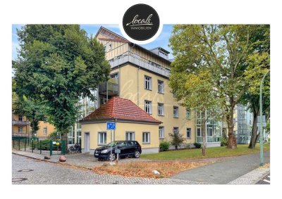 Möblierte 2-Zi.-Altbauwohnung mit Parkett, Winterbalkon, Stellplatz & Gartenquartier
