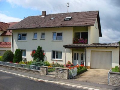Zweifamilienhaus mit Einliegerwohnung in Königshofen
