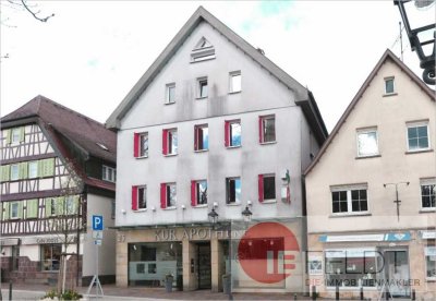 Provisionsfrei! Zentrales Wohn- und Geschäftshaus mit Wohnungen, Praxis und Ladenfläche