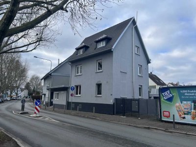 FFM - Bonames - großz. 100qm 3 Zimmer Dachgeschosswhg. in zentraler Wohnlage