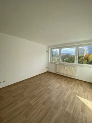 Charmante 2-Raum Wohnung mit Balkon und Fahrstuhl