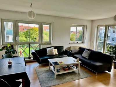 Sehr gut geschnittene 2-ZimmerWohnung mit Balkon & TG-Stellplatz in Zentraler Lage / *Provisionsfrei