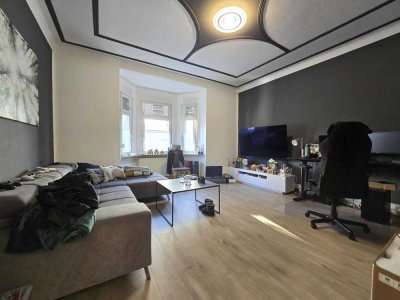 *Großzügige 2- Zimmer Altbauwohnung in der City*