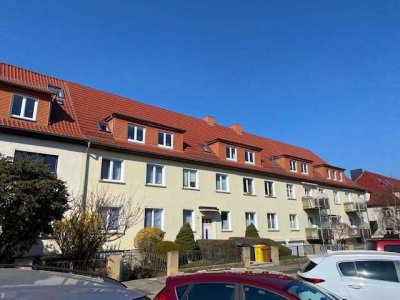 Lichtdurchflutete 3 bzw. auch 4 Raumwohnung mit Loggia in Erfurt-Süd