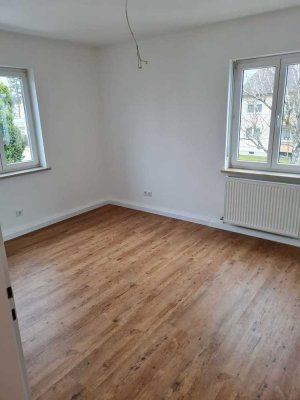 Stilvolle, vollständig renovierte 4-Raum-Wohnung mit Balkon in Ingolstadt
