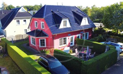 Auf Anfrage: Strandnahe Doppelhaushälfte mit Kamin, sonniger Terrasse und nur 250 m zur Ostsee.