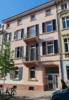Geschmackvolle 4-Raum-Wohnung mit geh. Innenausstattung mit Balkon und EBK in Freiburg im Breisgau