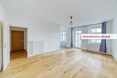 IMMOBERLIN.DE - Trendviertel! Beschauliche Altbauwohnung mit Westbalkon nahe S- & U-Bahnhof