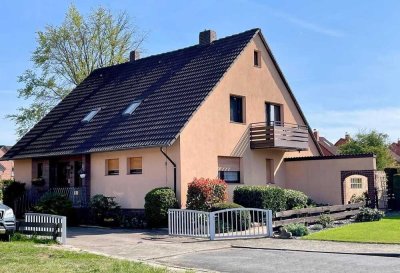 Zweifamilienhaus, + Wohnbereich im Souterrain, direkt in Uetze