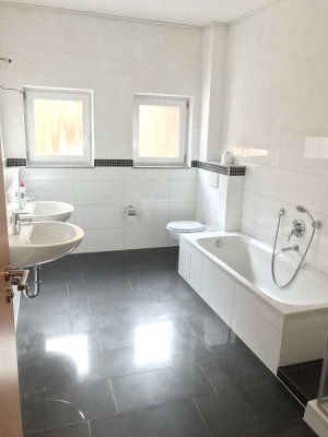 4 -Zimmer Wohnung mit Einbauküche