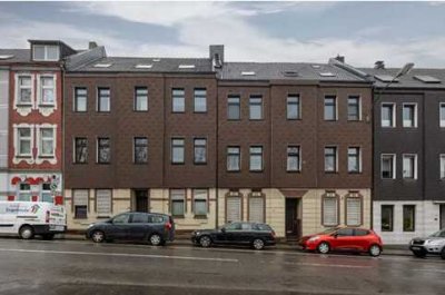** ANFRAGE STOPP** 
3-Zimmer-Wohnung mit Balkon & Garage im 1. OG in Essen