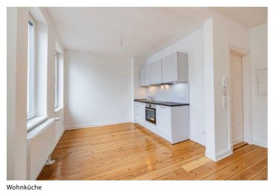 Erstbezug nach Sanierung: Moderne 2,5-Zimmer Altbauwohnung