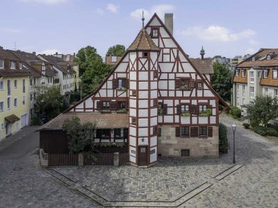 Historisch wohnen. Modern leben. - Sanierte 2,5 Zimmer Wohnung im Herzen Nürnbergs