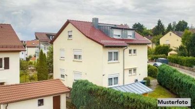 Mehrfamilienhaus mit Fertigstellungsbedarf