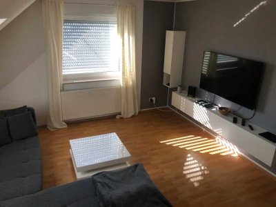 Sehr gepflegte, 3ZKB-Wohnung + Kellerraum + 2 Stellplätze