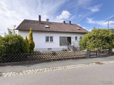 Großes Einfamilienhaus mit Renovierungsbedarf, aber viel Potenzial auf schönem Grundstück