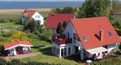 Haus mit 2 Wohnungen (EG barrierefrei) in ruhiger Wasserlage - Ihr neues Zuhause oder Anlageobjekt
