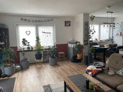 Ansprechende 3-Zimmer-Souterrain-Wohnung mit Balkon in Niederneisen