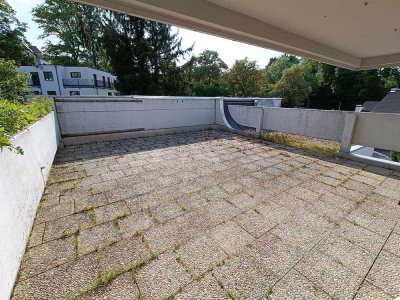 helle 1-Zimmer-Penthouse-Wohnung, 46m² Dachterrasse, voll möbiliert