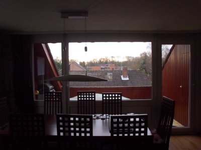 3 Zimmer Dachgeschoßwohnung mit Loggia und Stellplatz und Tiergartennähe