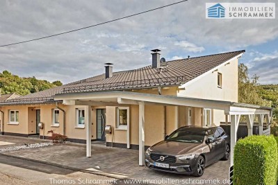 MODERN UND GROSSZÜGIG! - FAMILIENFREUNDLICHES MIETHAUS MIT BALKON, TERRASSE, GARTEN UND CARPORT