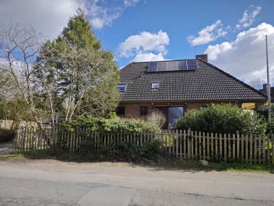 Lichtdurchflutetes Einfamilienhaus mit großem Grundstück in Quickborn – von Privat