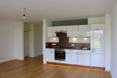 Wohnen am Kurpark in Bernau: Exklusive 1-Raum-EG-Wohnung mit luxuriöser Innenausstattung mit EBK