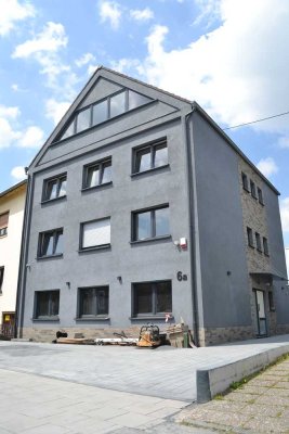 Luxuriöses Mehrfamilienhaus mit 3 Garagen in Köln-Weiden