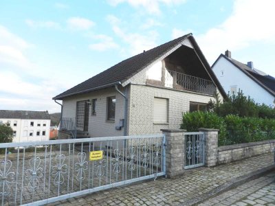 EINFAMILIENHAUS AUF GROSSEM GRUNDSTÜCK MIT TRAUMHAFTEM AUSBLICK IN GESUCHTER LAGE!!!