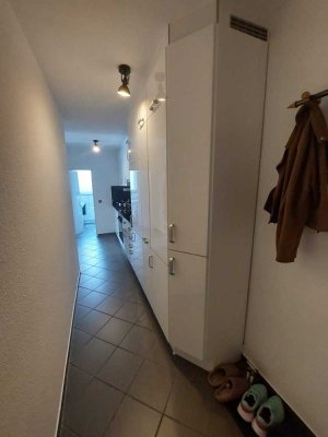 Geschmackvolle, modernisierte 1-Zimmer-Terrassenwohnung mit geh. Innenausstattung mit Balkon