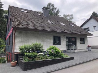 Küllenhahn- frisch sanierte 2- Zimmer-Wohnung im 3-FH sucht ruhige Mieter mittleren Alters!!!