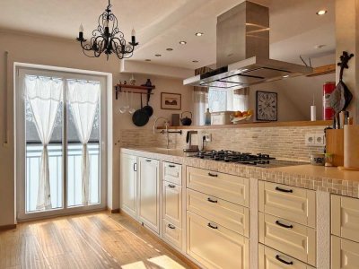 Sehr schöne DG-Wohnung plus ausgebautem Spitzboden mit gehobener Ausstattung